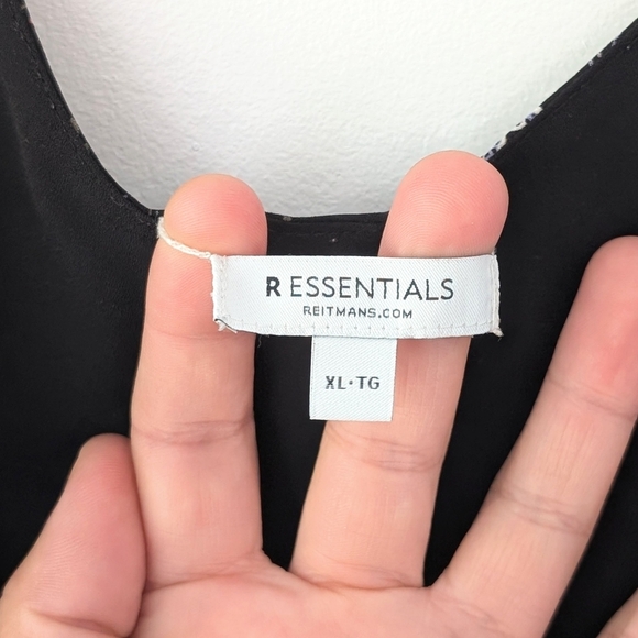 2/15$ R.Essentials Non-stretch Black Floral Sleeveless Top ~ Size XL - Picture 4 of 5